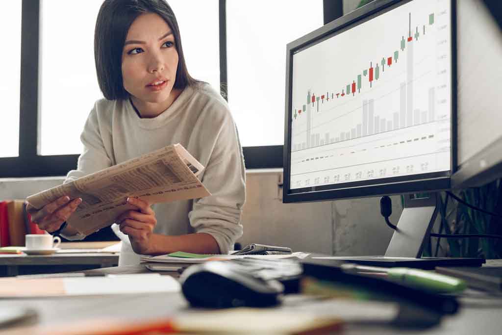 Divorcee dividing financial assets and stocks