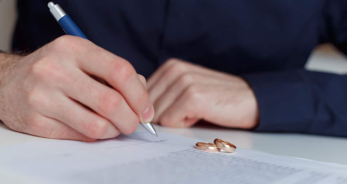 Five Benefits of Signing a Prenuptial Agreement 9 Five Benefits of Signing a Prenuptial Agreement