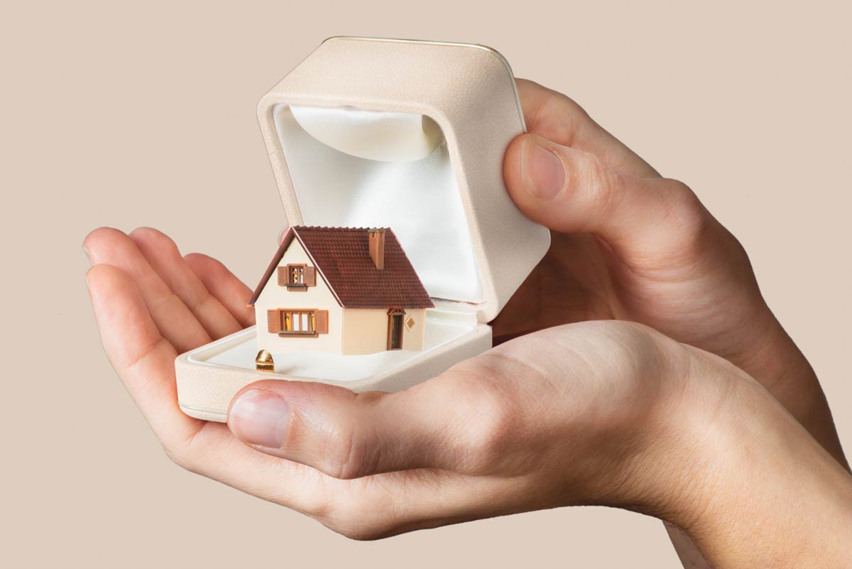 Should You Get Married to Get a Mortgage? 2 Should You Get Married to Get a Mortgage?